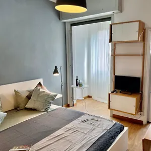 Cozy 3 Km Away From Duomo Appartamento