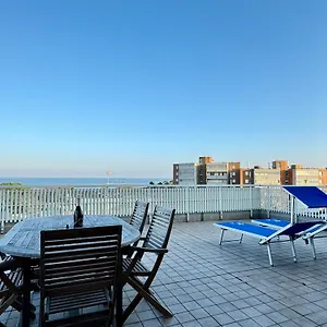 https://82-attico-leonardo.emilia-romagnahotels.net