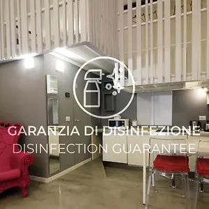 https://italianway-apartments-eustachi.italymilanhotels.net